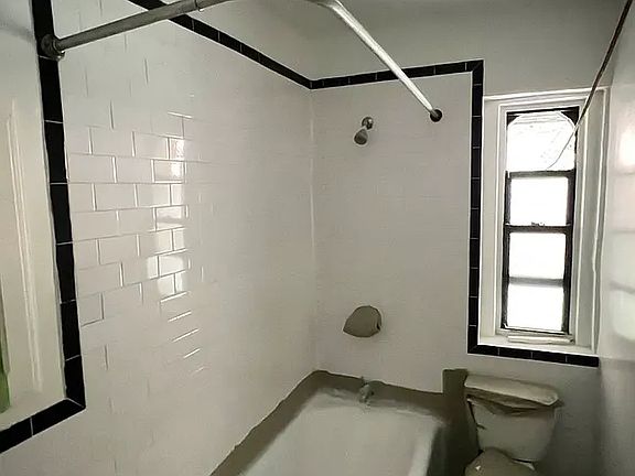 5th image of 2100 Bronx Park E #1081C