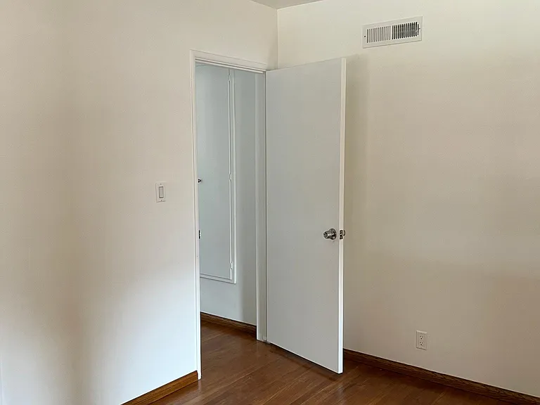 10563 Emery St — Photo 34