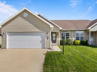 2022 Macon St, Mahomet, IL 61853