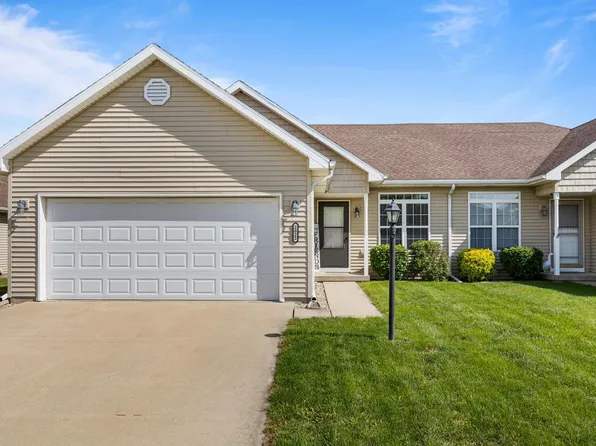 2022 Macon St, Mahomet, IL 61853