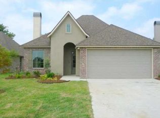 101 Newshire Dr, Broussard, LA 70518