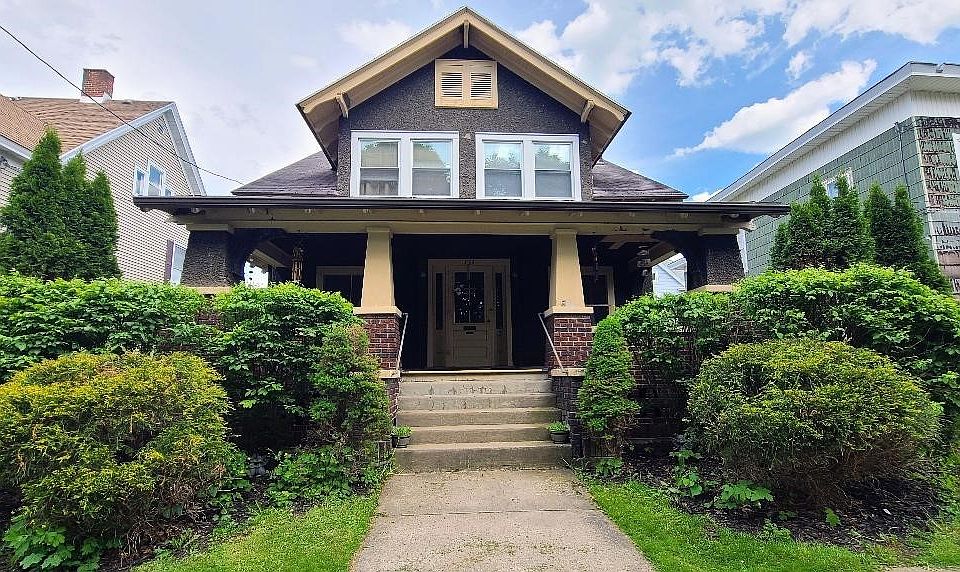 1st image of 131 John St