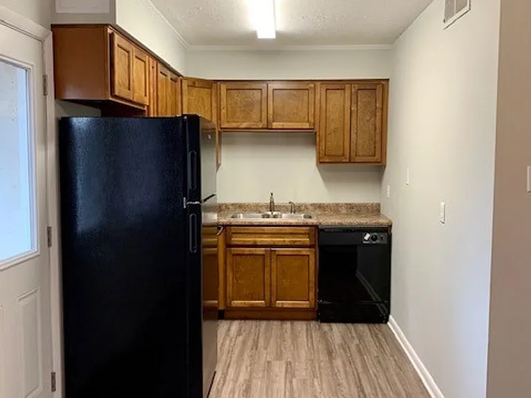 3700-3730 Taliwa Gardens Dr SE — Photo 2