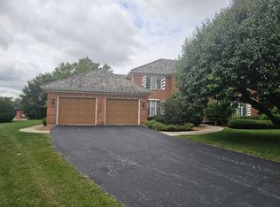 6 Victoria Ct, Oak Brook, IL 60523
