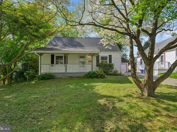 48 Green Ln, Aston, PA 19014