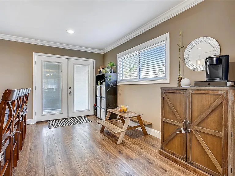13810 Parkland Dr — Photo 9