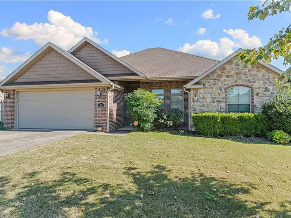 201 Cherokee St, Lowell, AR 72745