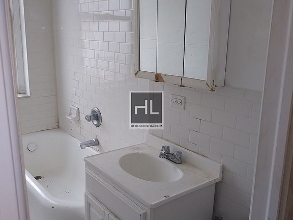 4th image of 12010 Rockaway Beach Blvd APT 202