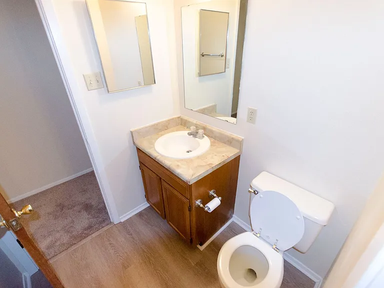 915 Todd Ln — Photo 13