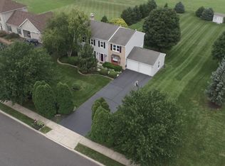 306 Meadowview Dr, Trappe, PA 19426