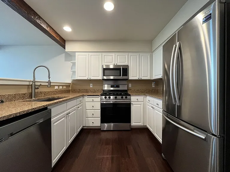 10272 NW Alder Grove Ln — Photo 4