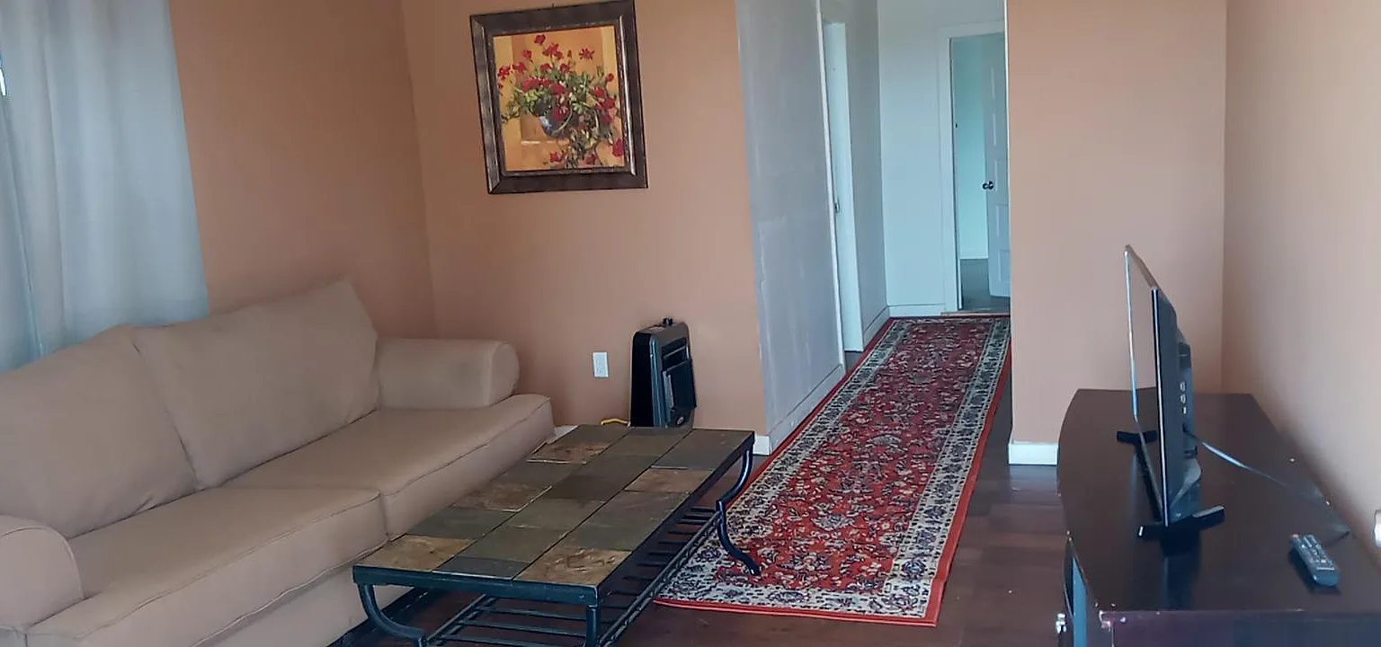 2 bed, $1,000 — Photo 2