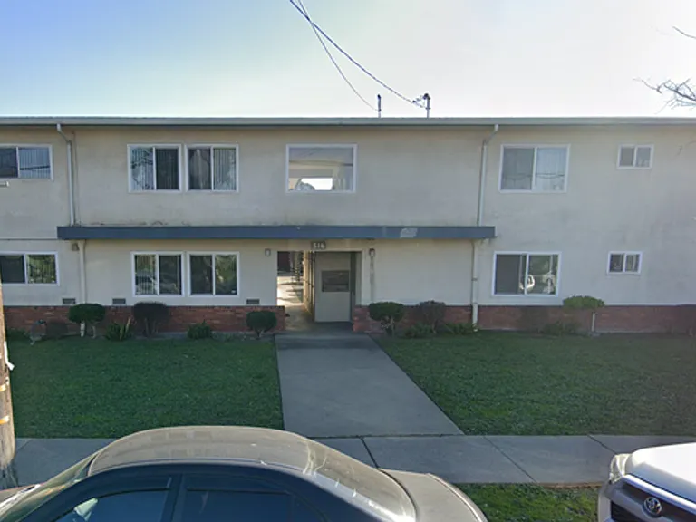 516 Buena Vista Ave #J — Photo 2
