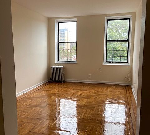 2nd image of 1902 E 18th St APT D2