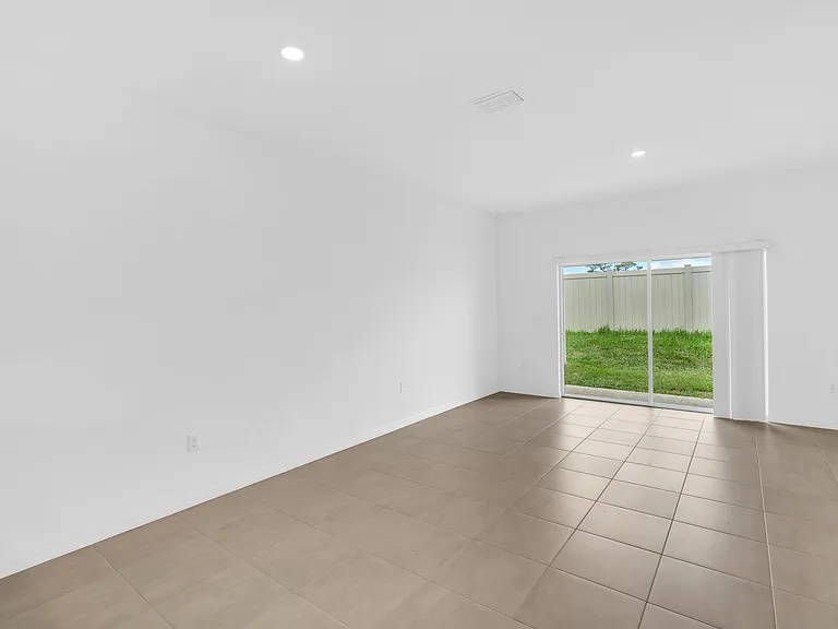 8765 Daybreak St — Photo 16