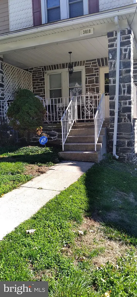 3818 Crest Rd photo 1