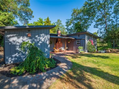 964 NE 10th St, Grants Pass, OR, 97526