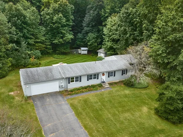 50 Deepwoods Dr, Amherst, MA 01002