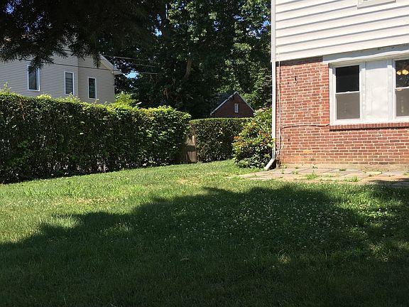 4th image of 8 High Ridge Dr