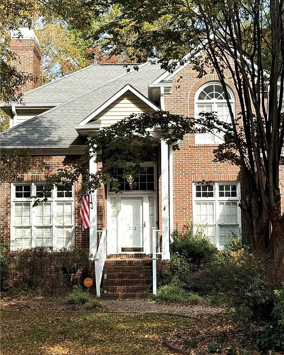 1st image of 312 Farming Creek Dr