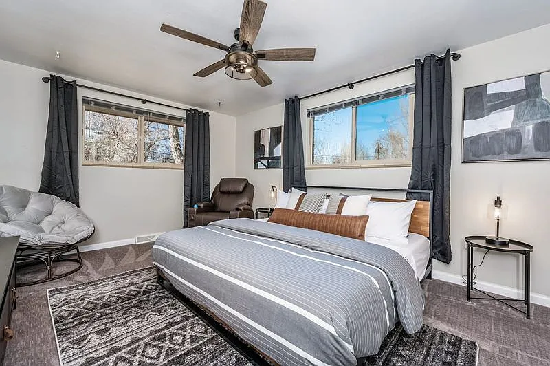 3 bed, 1400 sqft, $3,000 — Photo 2
