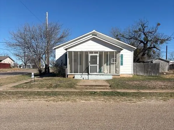 1310 N 7th St, Ballinger, TX 76821