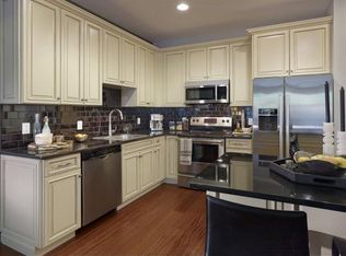 300 Old River Rd #618, Edgewater, NJ 07020