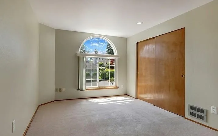 2nd Bedroom upstairs