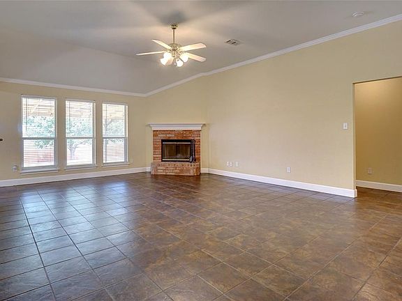 2nd image of 1639 Loveland Dr