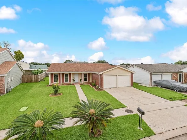 1548 Cricket Ct, Gretna, LA 70056