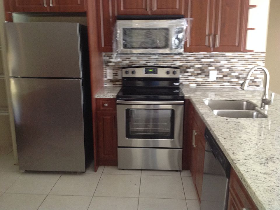 New Appliances newer used!! 