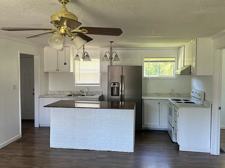 603 Aldhouse Ave — Photo 2