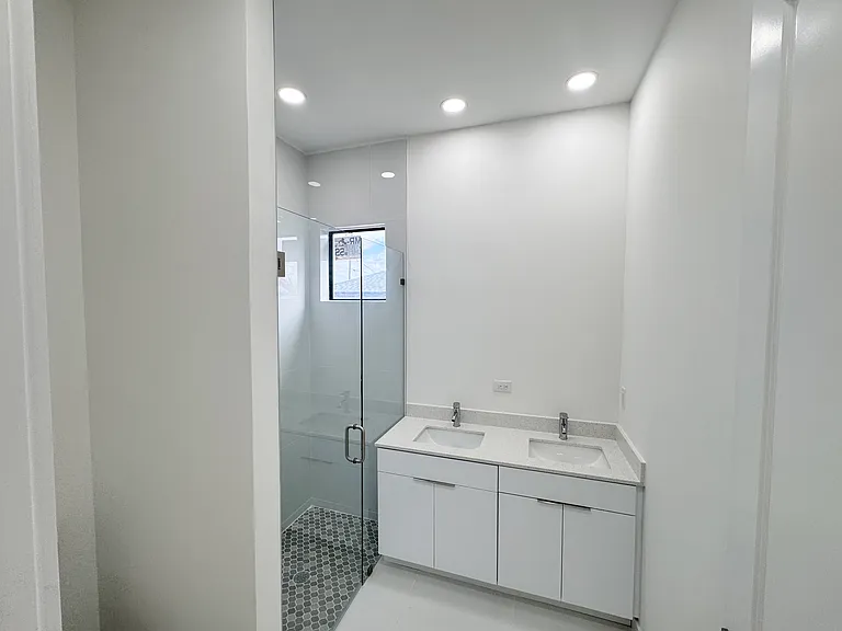 477 Rayford St — Photo 19
