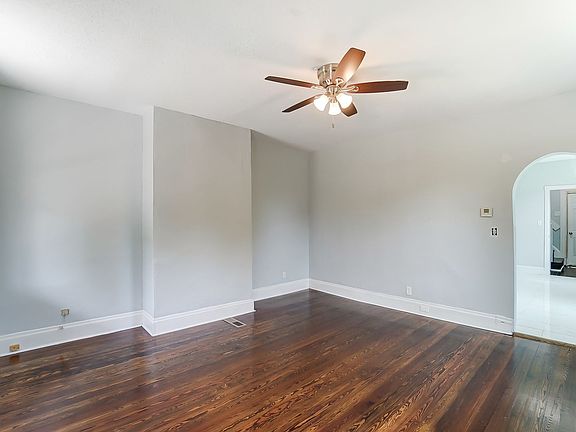 5th image of 1852 Knox St