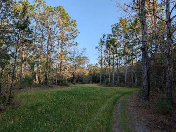 Sowell Dr, Crestview, FL 32539