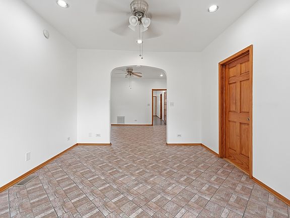 3rd image of 3408 N Springfield Ave Floor 2