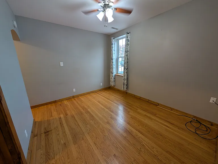 529 Main St — Photo 13