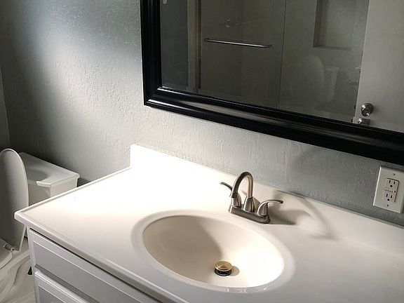 4th image of 1123 Nottingham Pl