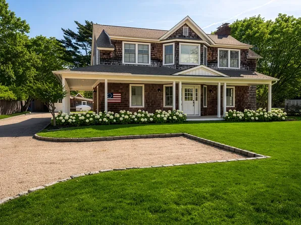 99 Turtle Cove Dr, Southampton, NY 11968