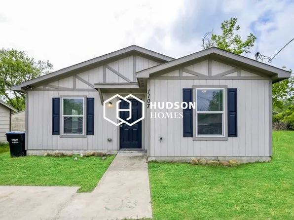 1107 Hemphill St, Greenville, TX 75401