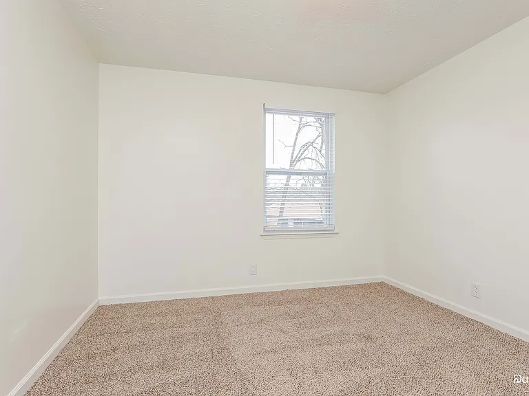 124 Cedarmont Cir — Photo 9