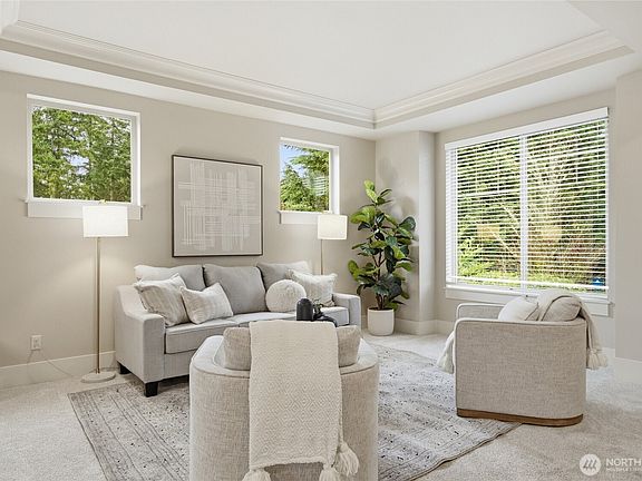 5th image of 5236 NE 11th Court