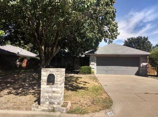 712 Baldridge Rd, Burleson, TX 76028