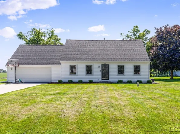 3205 Hartley Dr, Adrian, MI 49221