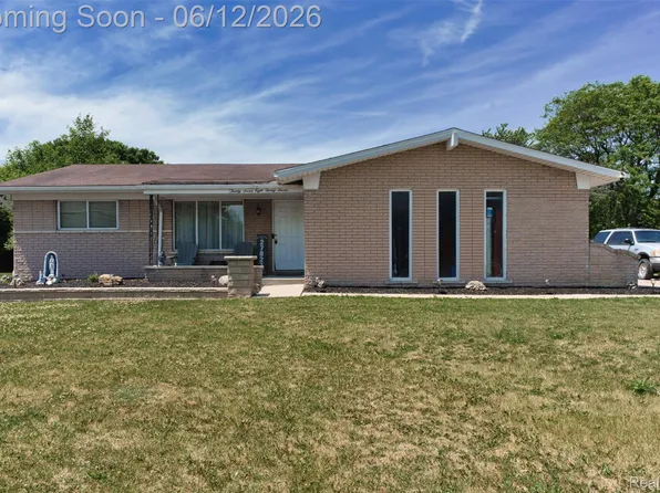 27827 Westcott Crescent Cir, Farmington Hills, MI 48334