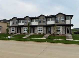 9321 Snowberry Dr SW, Cedar Rapids, IA 52404