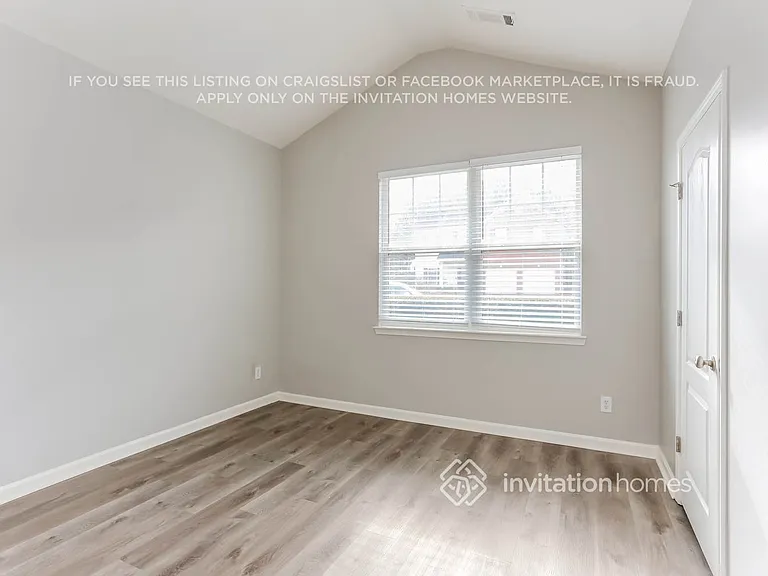 5058 Manning Dr — Photo 14
