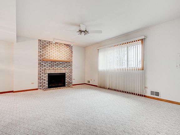 3rd image of 11148 Saratoga Dr
