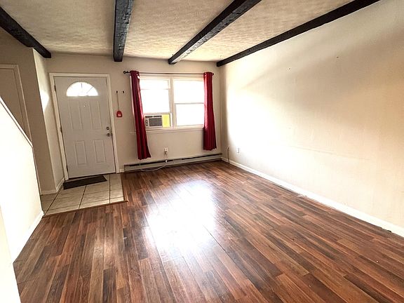 3rd image of 10 Dorsey Ln #1