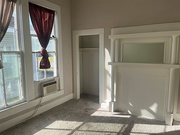 5th image of 3607 Washington St